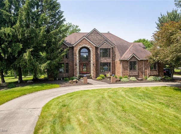 1200 River Road, Hinckley, OH 44233