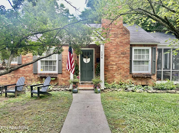 124 S Maple St, Maryville, TN 37803