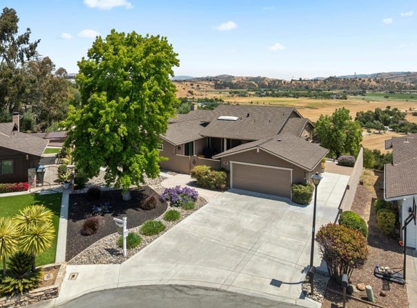 38 Barbras CT, HOLLISTER, CA 95023