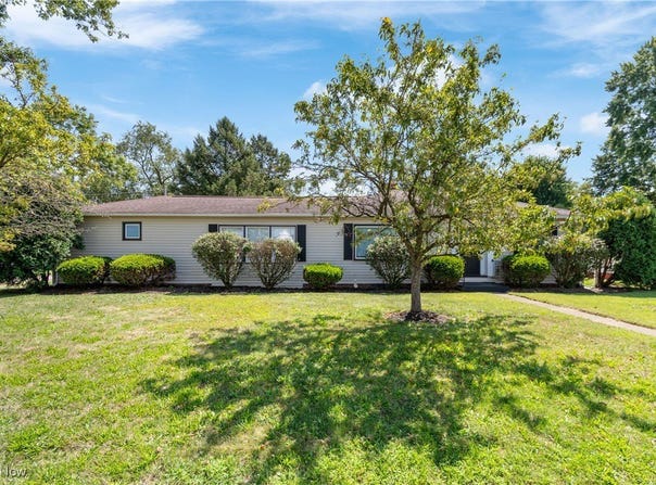 1544 Amherst Road, Massillon, OH 44646