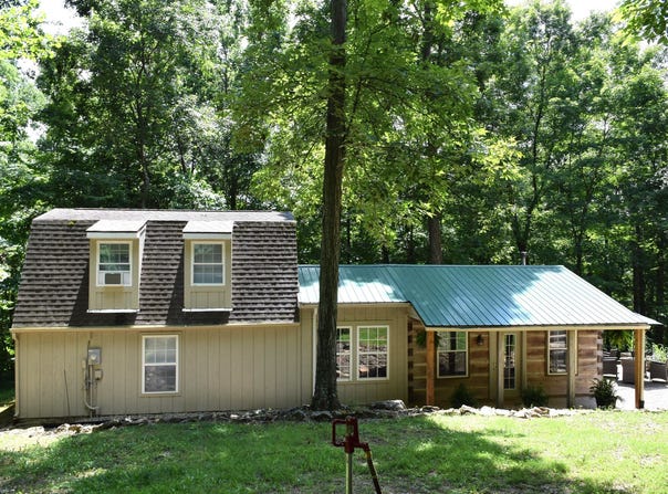 835 N Woodland Circle, Bloomfield, IN 47424
