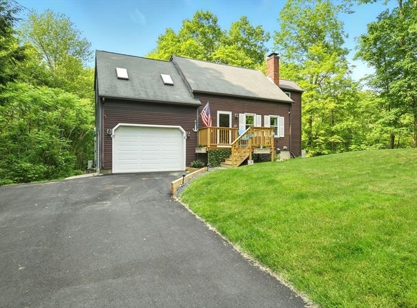 171 White Fox Road, Agawam, MA 01030