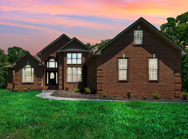 1031 Laurel Hill Drive, Dickson, TN 37055