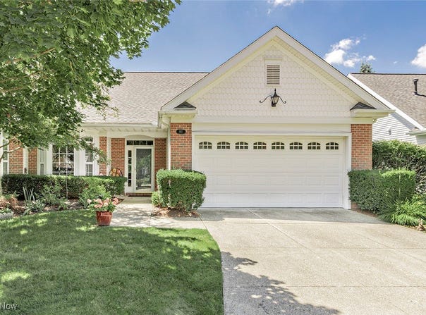 190 Rosebury Court, Mayfield Heights, OH 44124