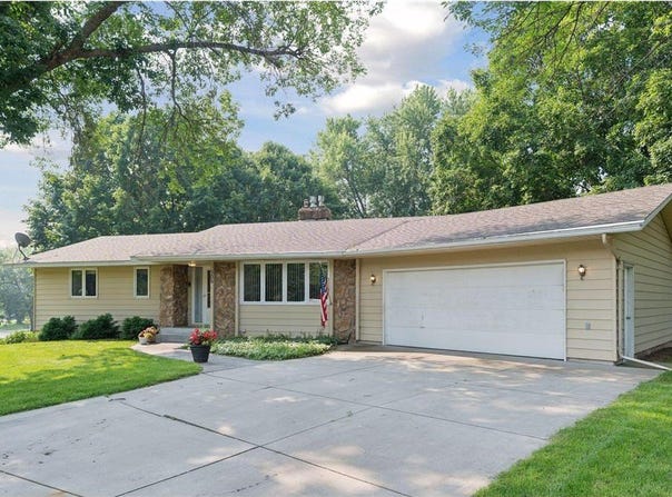 505 Highland Drive, Chanhassen, MN 55317
