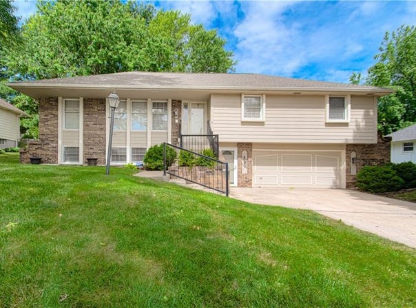 6828 N Michigan Avenue, Kansas City, MO 64118