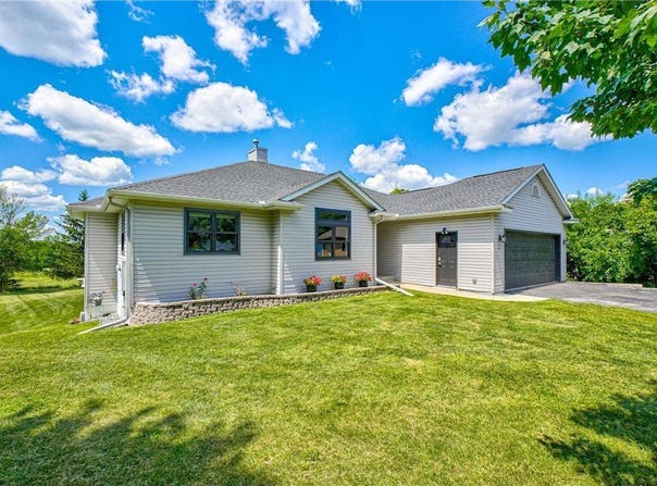 95 Sunwood Valley Lane, River Falls, WI 54022