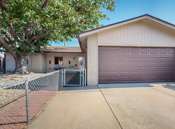 8224 BRET Place NE, Albuquerque, NM 87109