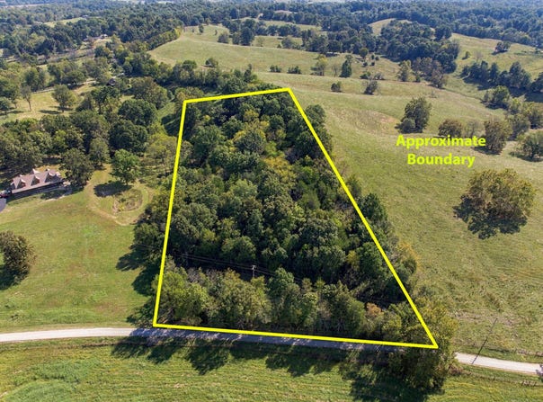 879 Avenstoke Road, Waddy, KY 40076