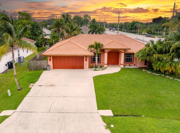 1698 SW Mercedes Avenue, Port Saint Lucie, FL 34953
