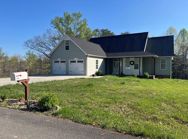 440 Carriage Ln, Jamestown, KY 42629