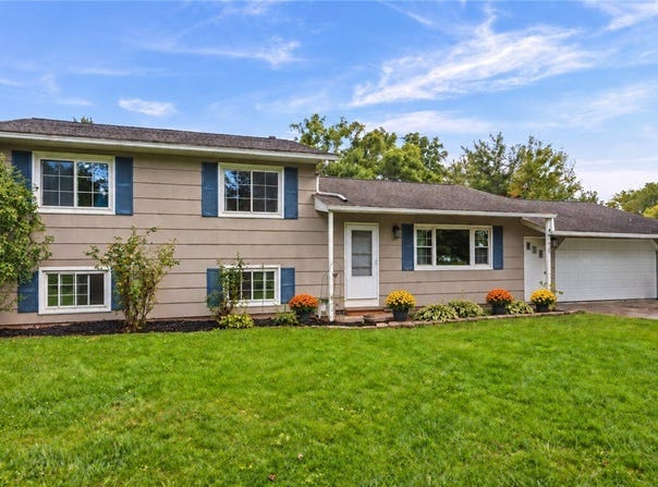 12 Spicewood Lane, Rochester, NY 14624