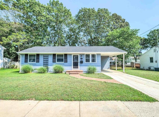 13 Cooper Dr, Somers Point, NJ 08244