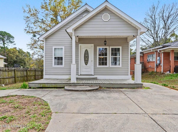 806 Herrick Avenue, Pascagoula, MS 39567