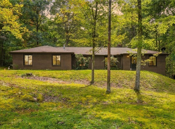 322 Fassinger Rd, Connoquenessing Twp, PA 16033