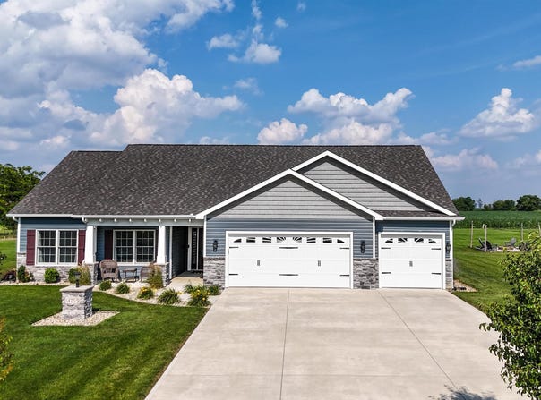 4755 S Longmeadow Drive, Columbia City, IN 46725