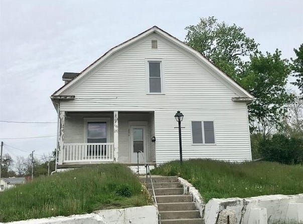 200 E Silver Street, Wapakoneta, OH 45895