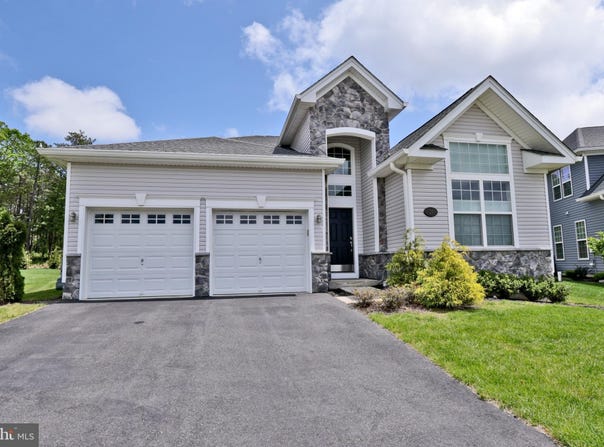 21 AURORA CIRCLE, BARNEGAT, NJ 08005