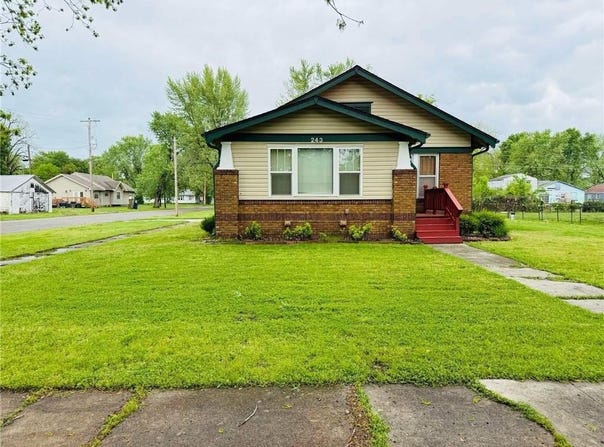 243 E 17th Street, Baxter Springs, KS 66713