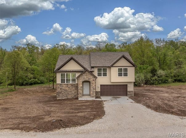 111 Ray Gray Lane, Troy, MO 63379