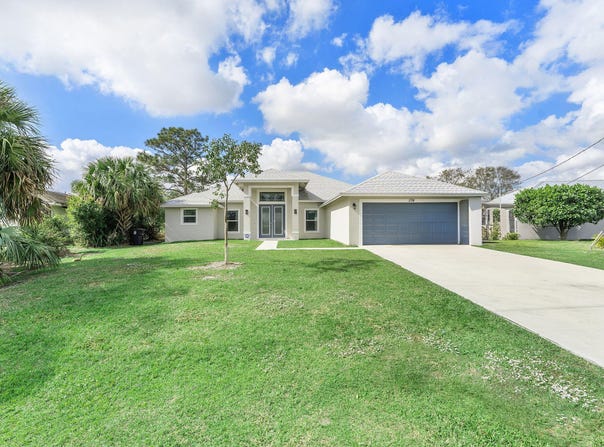 1174 SW Edinburgh Drive, Port Saint Lucie, FL 34953