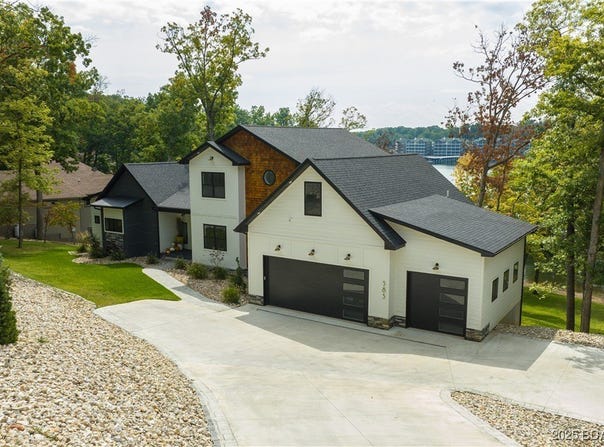 585 Via Appia Drive, Porto Cima, MO 65079