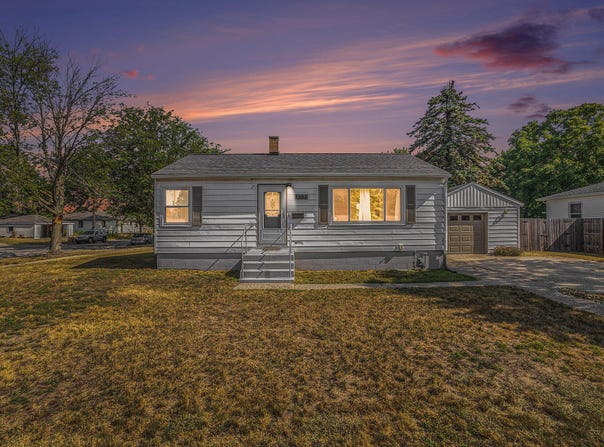 1203 Waverly Avenue, Grand Haven, MI 49417
