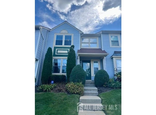 7 Heritage Square, Sayreville, NJ 08872