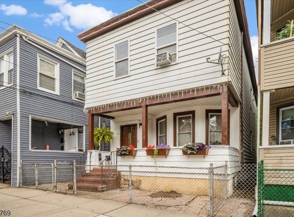 176 Lake Ave, Clifton City, NJ 07011-2021