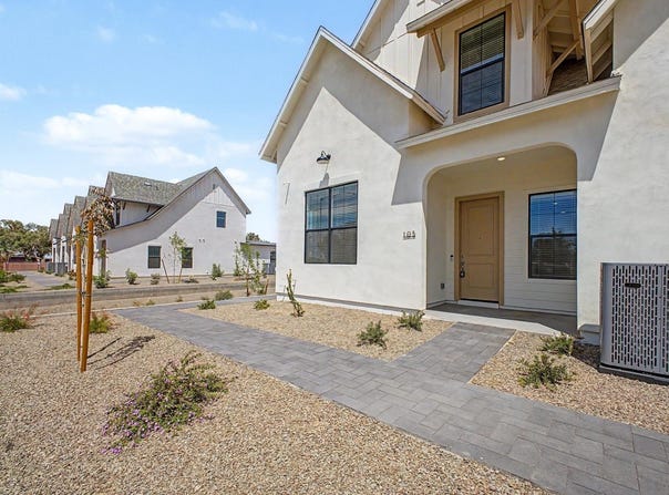 8232 E University Drive, Mesa, AZ 85207