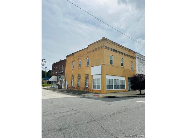 101 W Main St, Ahoskie, NC 27910
