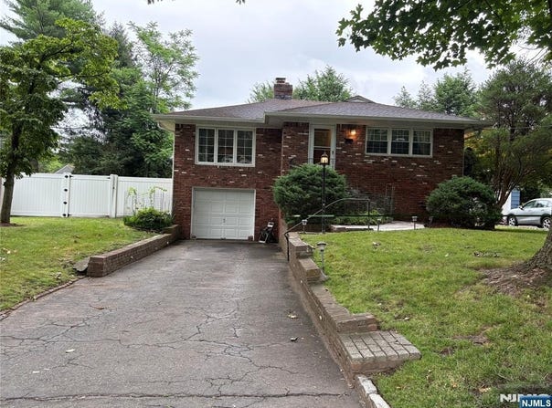 35 Knickerbocker Road, Closter, NJ 07624