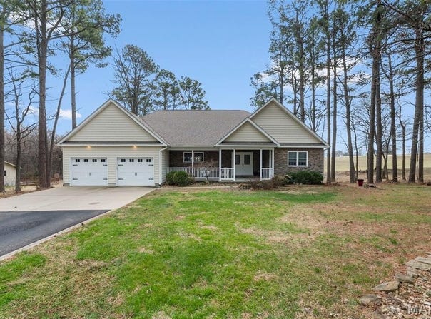 102 Woodland, Anna, IL 62906