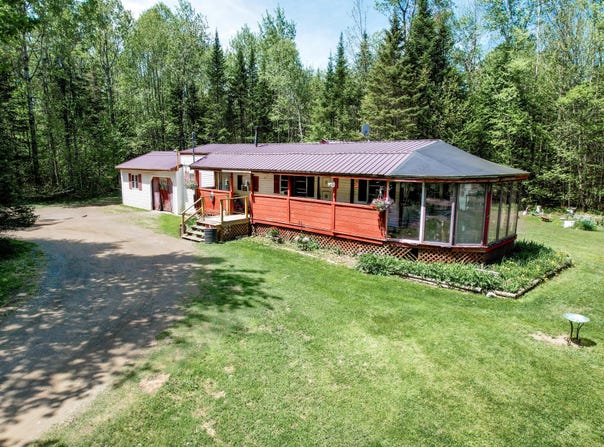 89 Dill Road, Stetson, ME 04488