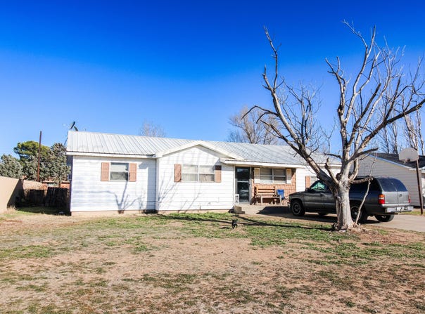 706 N Gaines Avenue, Tulia, TX 79088
