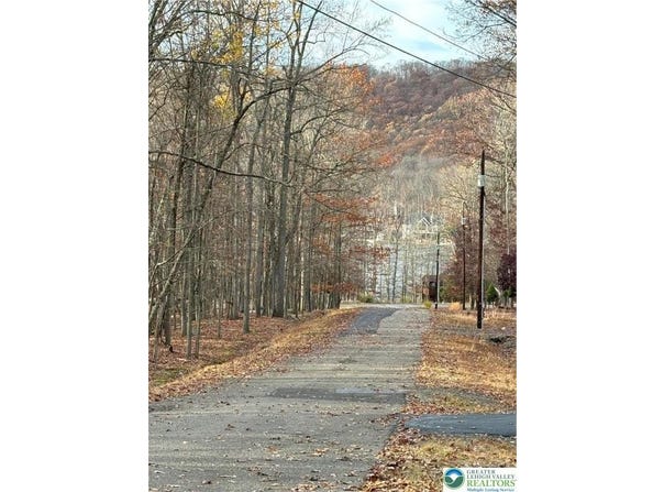 W Tuscarora Drive, Luzerne, PA 8202
