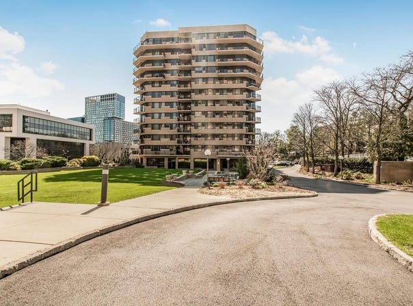 25 Rockledge Avenue, White Plains, NY 10601