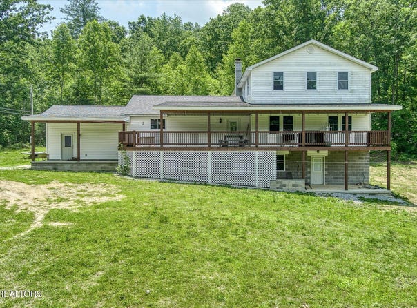 176 Knepp Rd, Deer Lodge, TN 37726