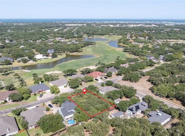 469 Augusta Drive, Rockport, TX 78382