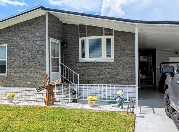 105 48TH AVENUE W, BRADENTON, FL 34207