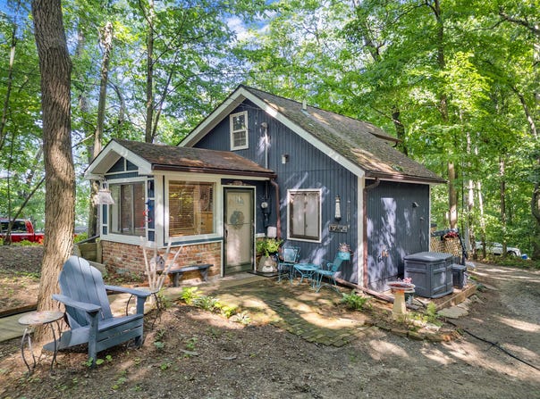3570 Parkway Court, Hillsdale, MI 49242