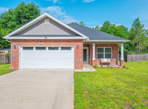 6160 Hayes Drive, Crestview, FL 32539
