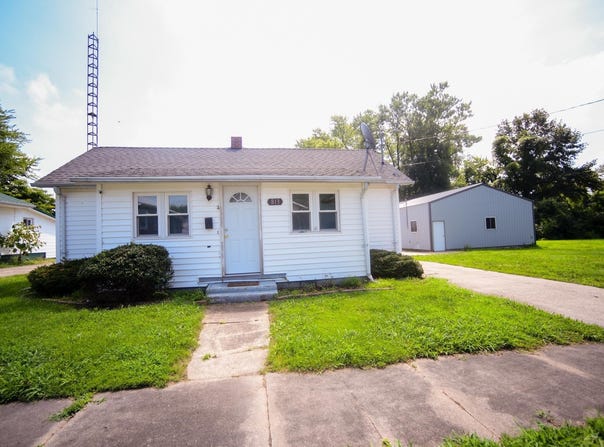 813 N Charles Street, Bicknell, IN 47512