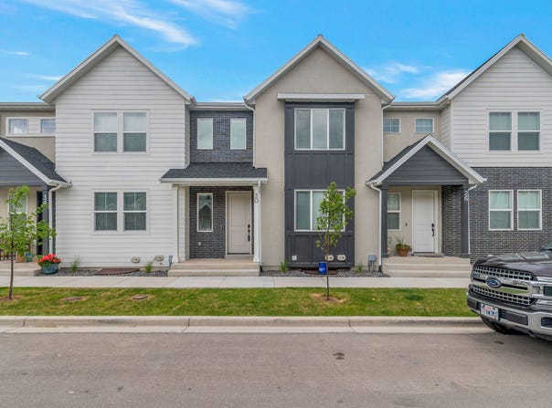 30 S MOONLIT Rd, Mapleton, UT 84664
