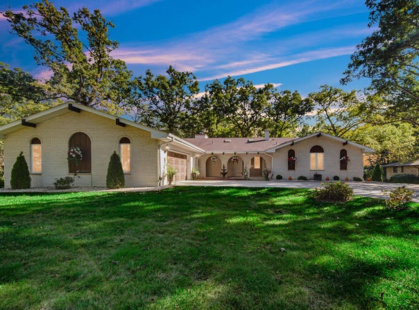 5963 W 91st Avenue, Crown Point, IN 46307
