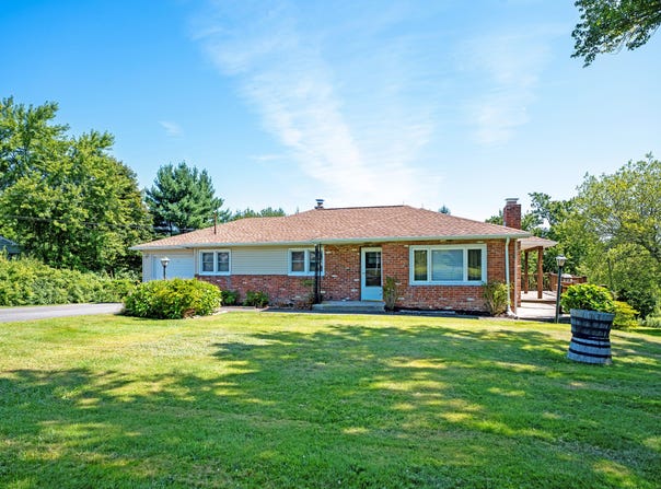 28 Barnes Road, Watertown, CT 06795