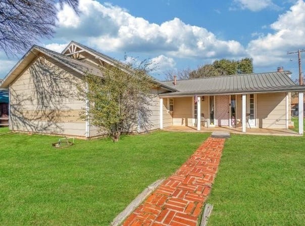 110 W Davis Street, Tipton, OK 73570