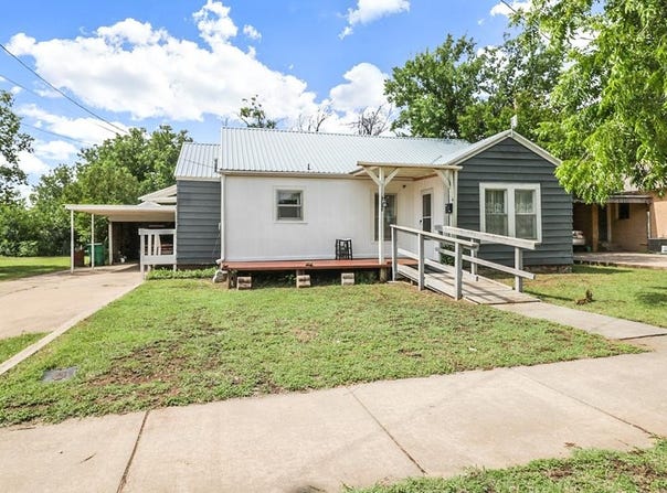 605 W Walnut, Coleman, TX 76834