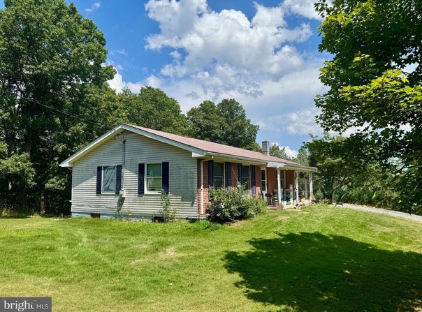 322 W LONGVIEW DR, BURLINGTON, WV 26710