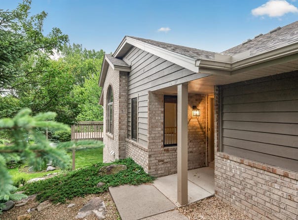 18137 Judicial Way S, Lakeville, MN 55044